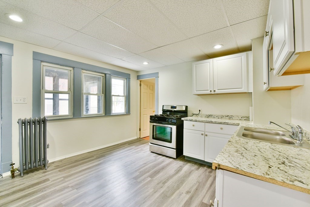 11-13 Phoenix Street Springfield, MA 01104 - Photo 8 of 17