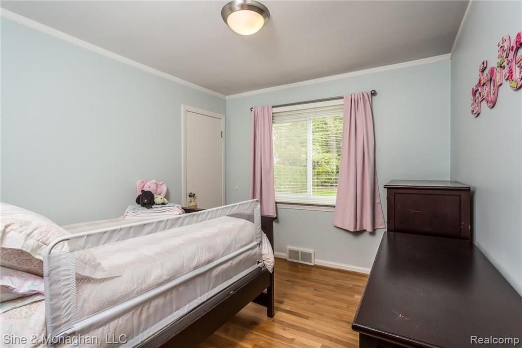 339 Ridgemont Road Grosse Pointe Farms, MI 48236 - Photo 16 of 39