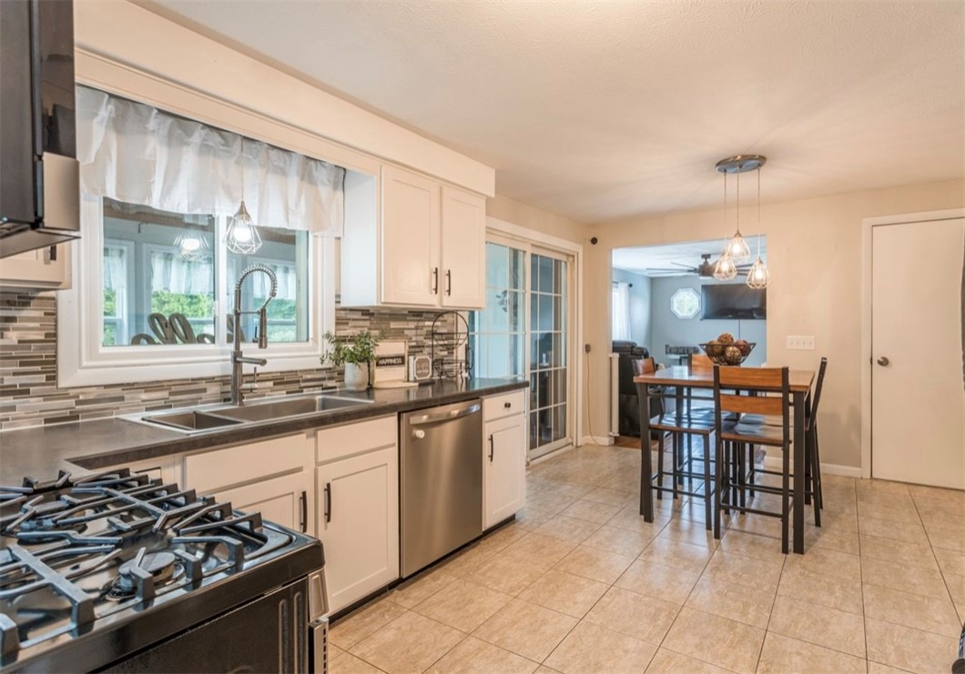 10 Tyler Trail Parma, NY 14468 - Photo 9 of 39