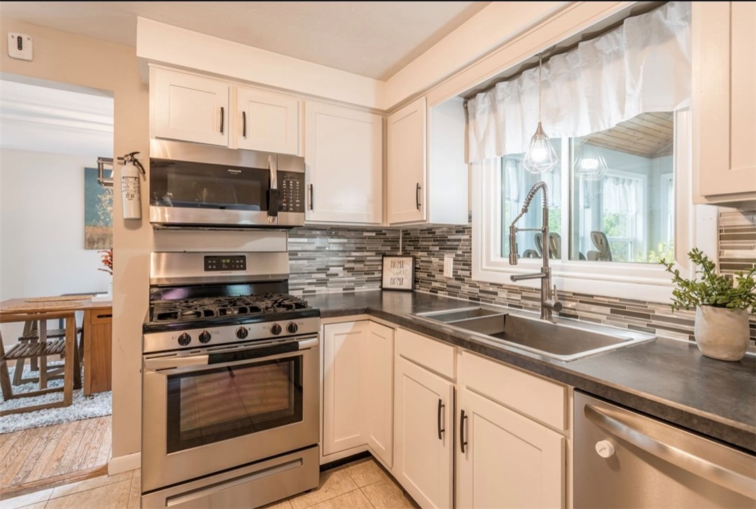 10 Tyler Trail Parma, NY 14468 - Photo 10 of 39