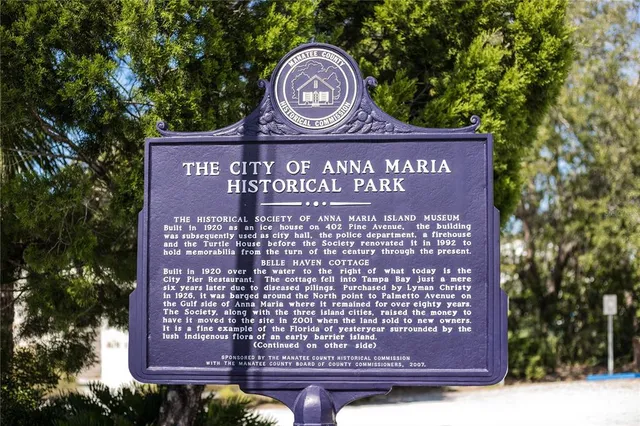 a group of cars parked in front of a building