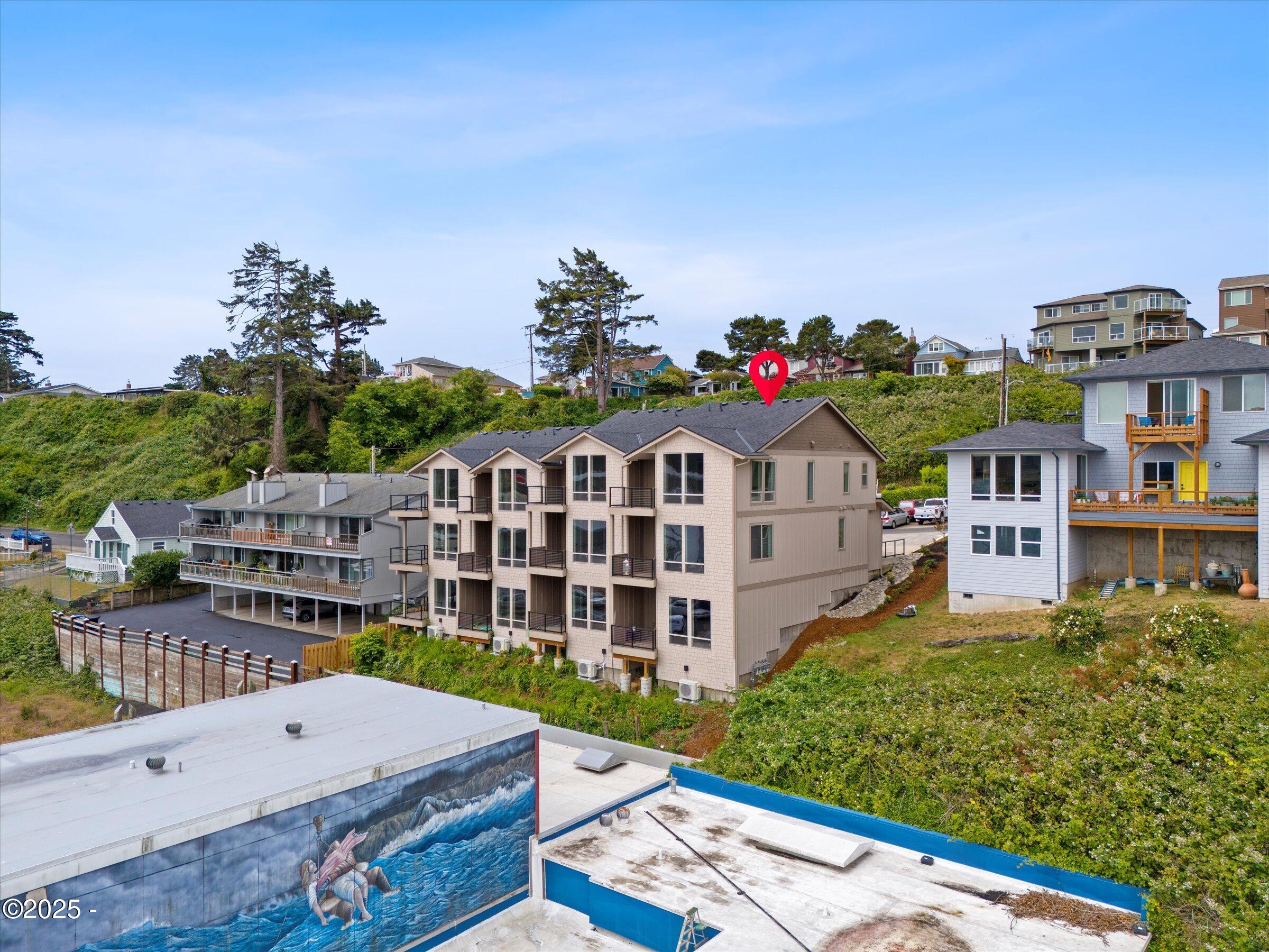 811 Southwest 13th Street, Unit 4 Newport, OR 97365 - Photo 5 of 50 42-DJI_20250618114914_0168_D_DJI copy1