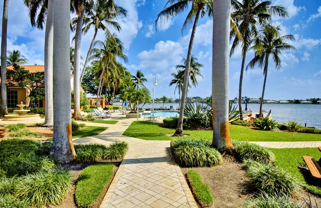 $235,000 | 123 Yacht Club Way, Unit 207, Hypoluxo, FL 33462