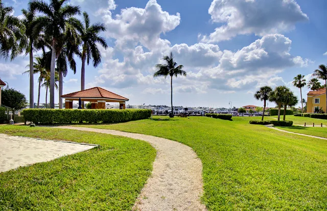 $235,000 | 123 Yacht Club Way, Unit 207, Hypoluxo, FL 33462