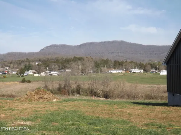 $415,000 | 941 Shawanee Road, Harrogate, TN 37752