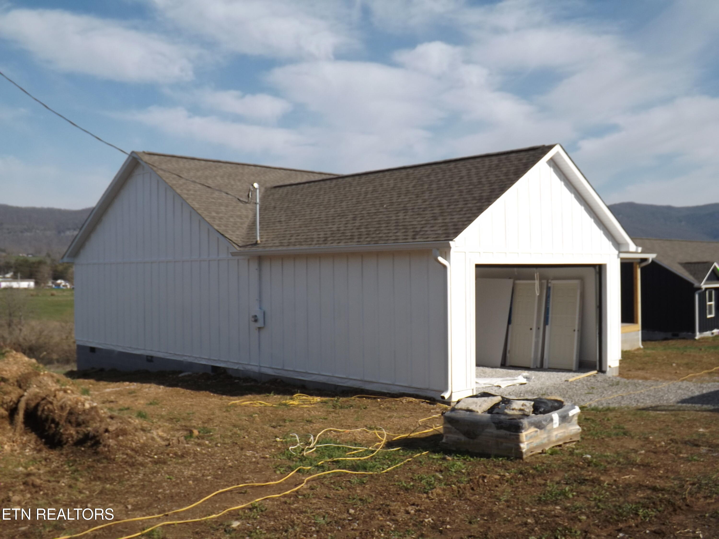 941 Shawanee Road Harrogate, TN 37752 - Photo 2 of 25 DSCF3813