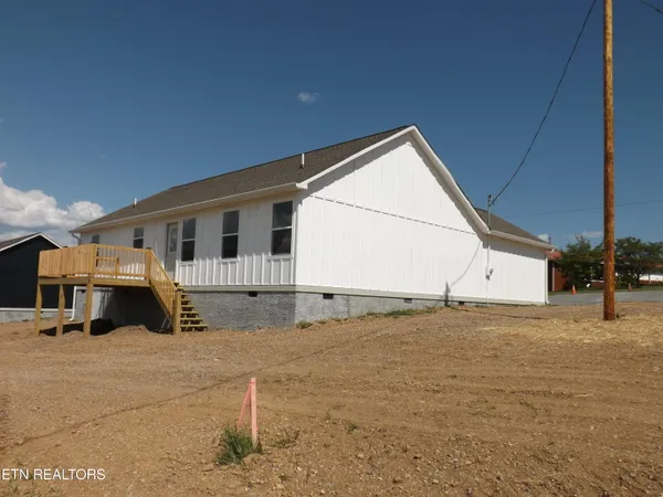 $415,000 | 941 Shawanee Road, Harrogate, TN 37752