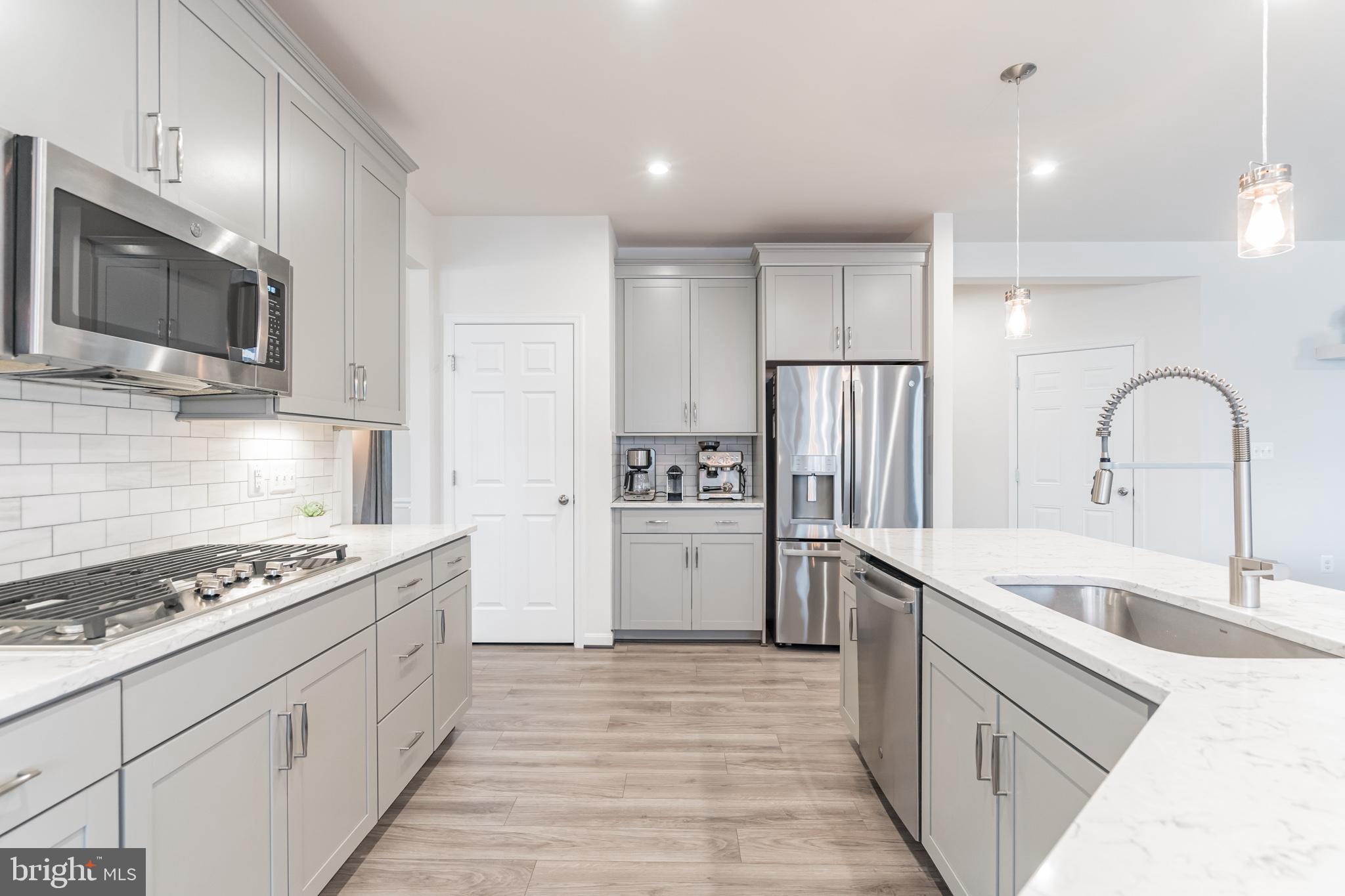15895 Aerial View Road Woodbridge, VA 22193 - Photo 25 of 42 Thoughtful high end finishes