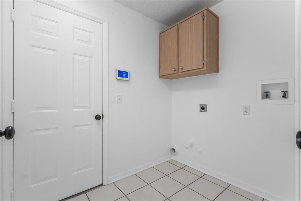 4644 Sawgrass Boulevard New Port Richey, FL 34653 - Photo 13 of 34 a view of an empty room