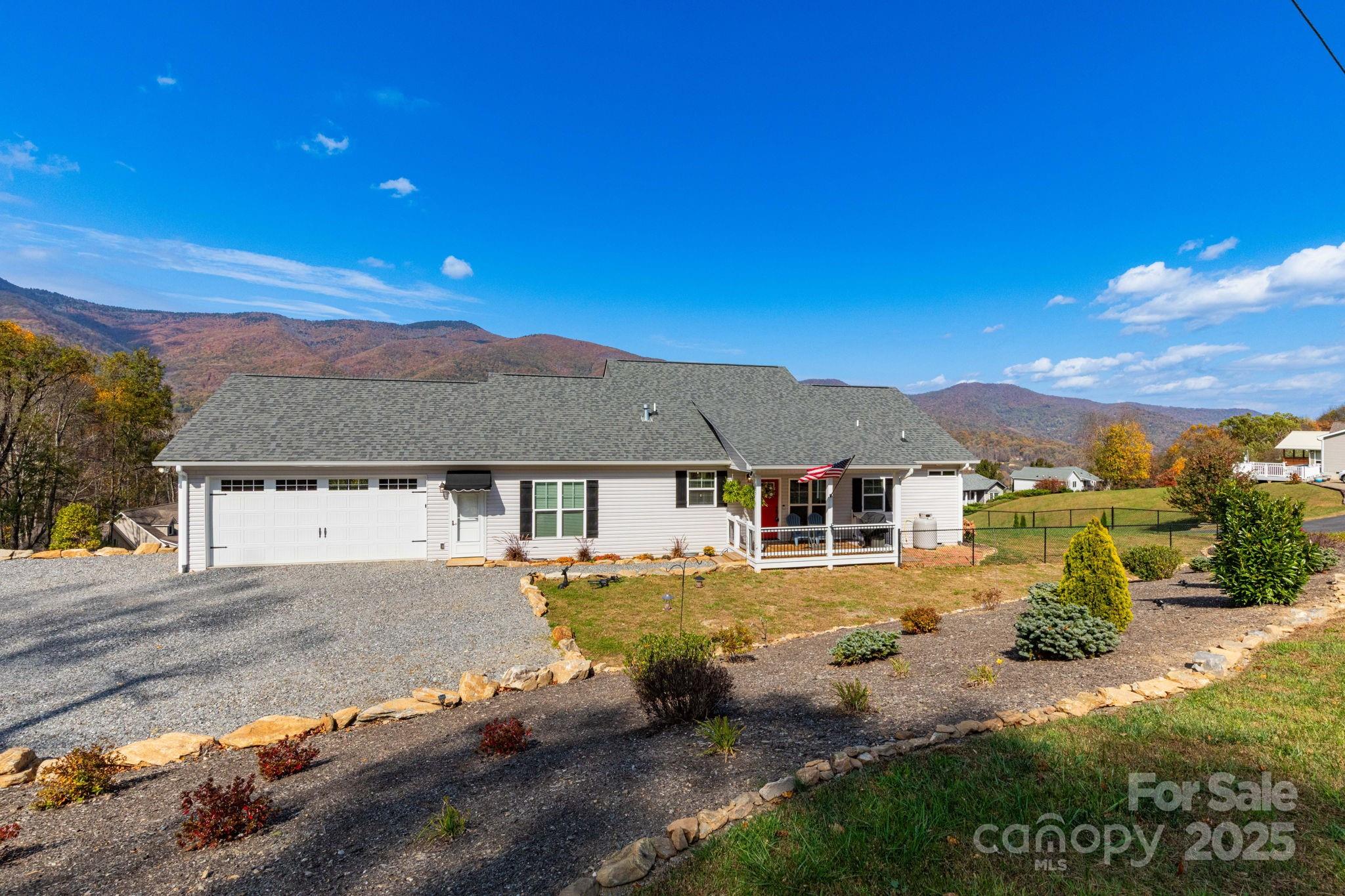 605 Red Bank Road Waynesville, NC 28786 - Photo 3 of 34 front view of a house with a yard