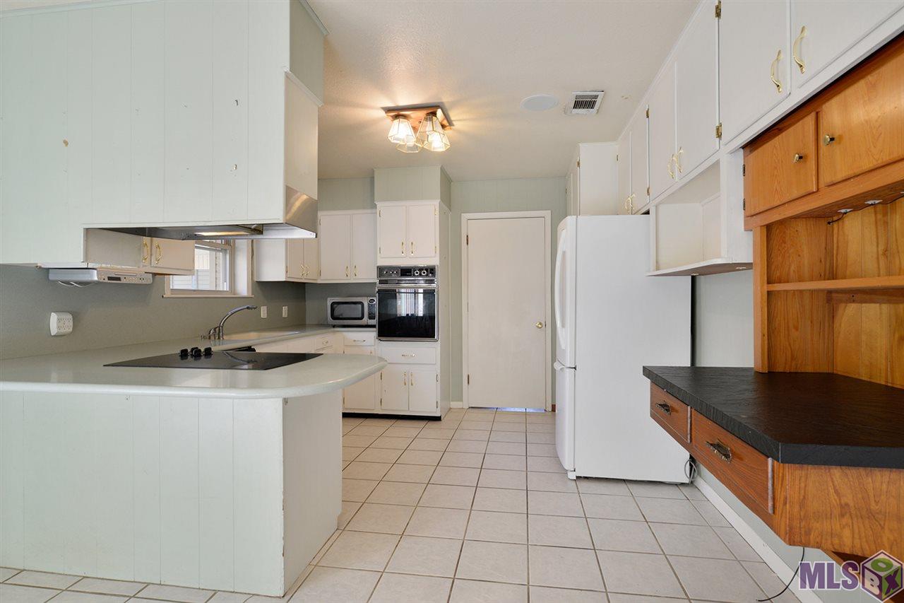 9808 Arnold Road Denham Springs, LA 70726 - Photo 9 of 16 Kitchen