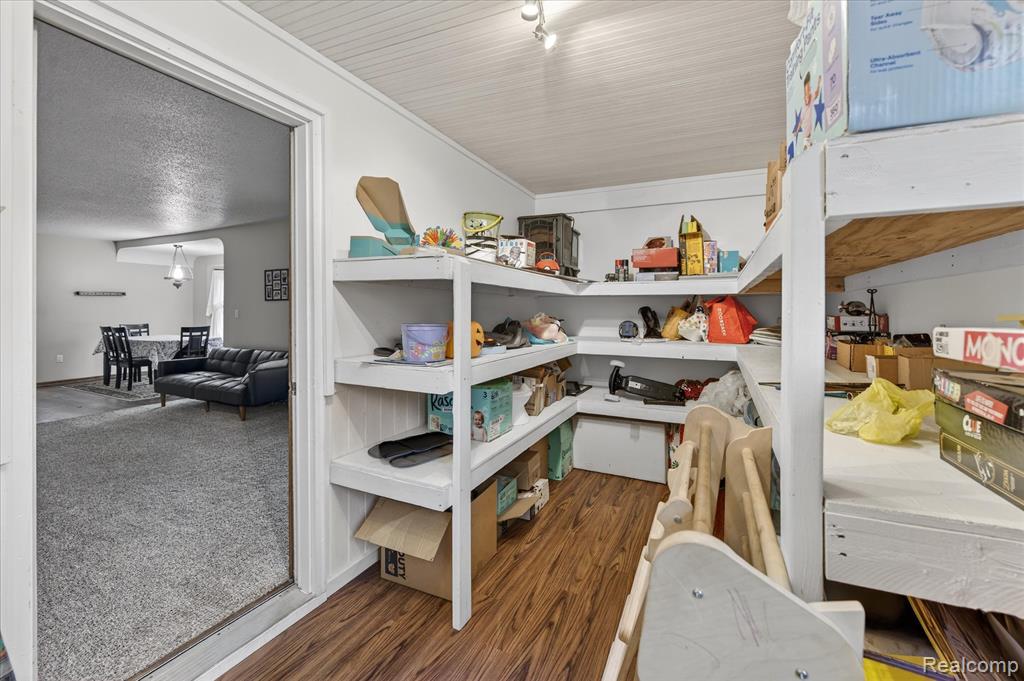 13520 Fenton Road Fenton, MI 48430 - Photo 15 of 41 Gallery Image 15