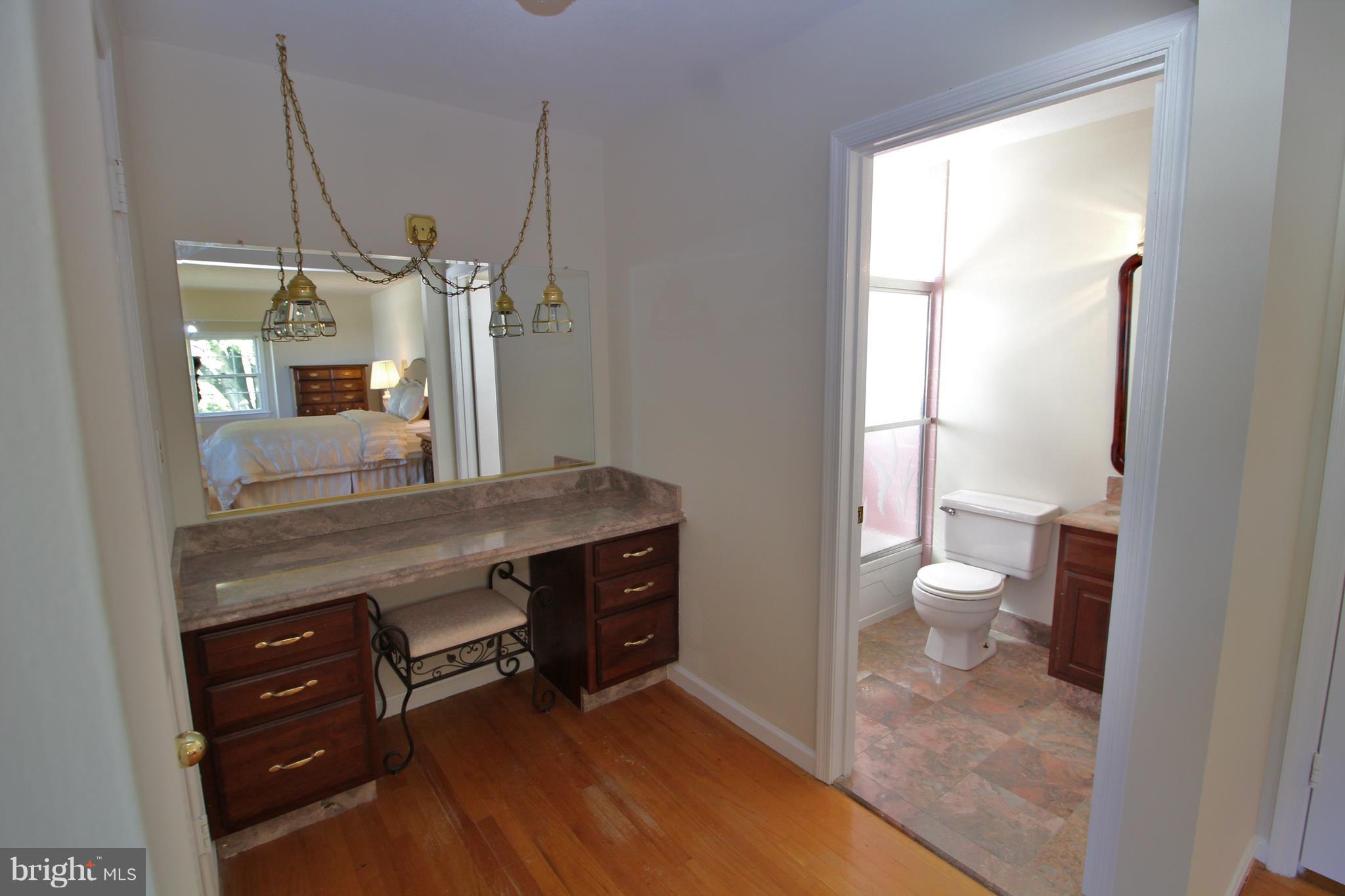 18513 Kingshill Road Germantown, MD 20874 - Photo 16 of 30 Bedroom (Master)