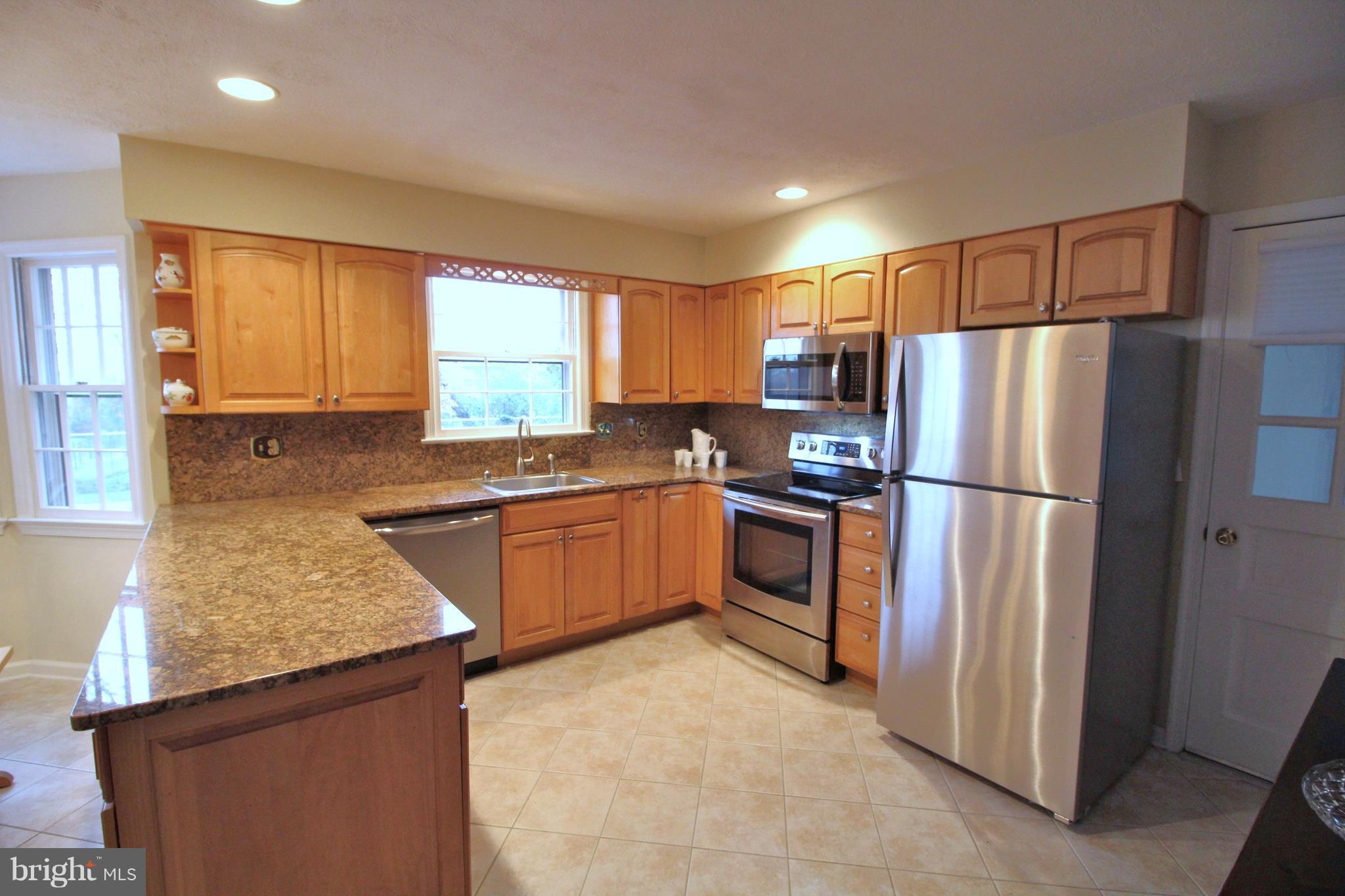 18513 Kingshill Road Germantown, MD 20874 - Photo 6 of 30 Kitchen