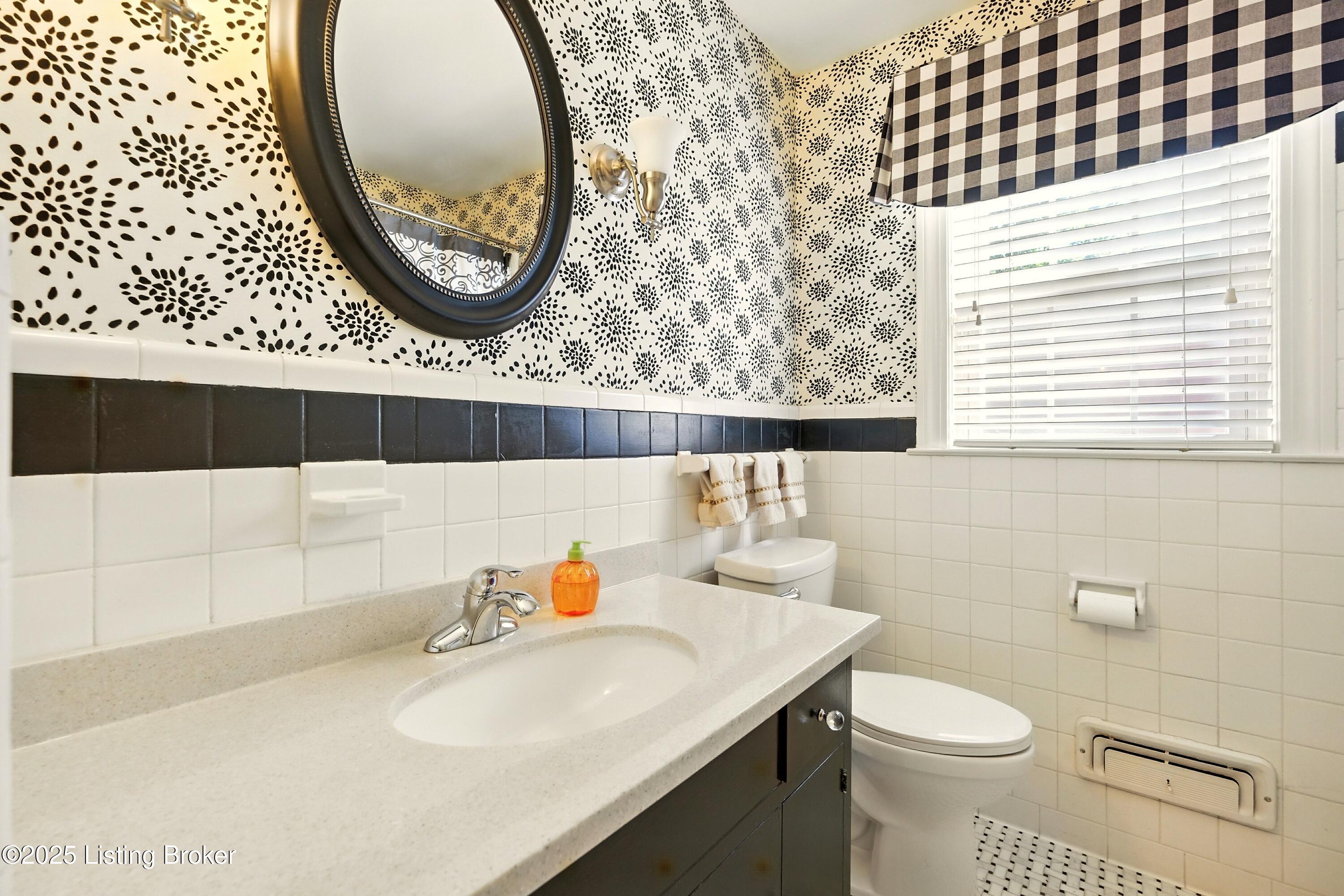 2402 Merrick Road Louisville, KY 40207 - Photo 23 of 52 27_2402merrick_louisvillerealestatemedia