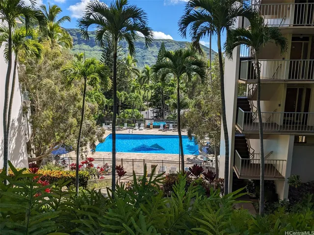 a view of outdoor space yard and porch