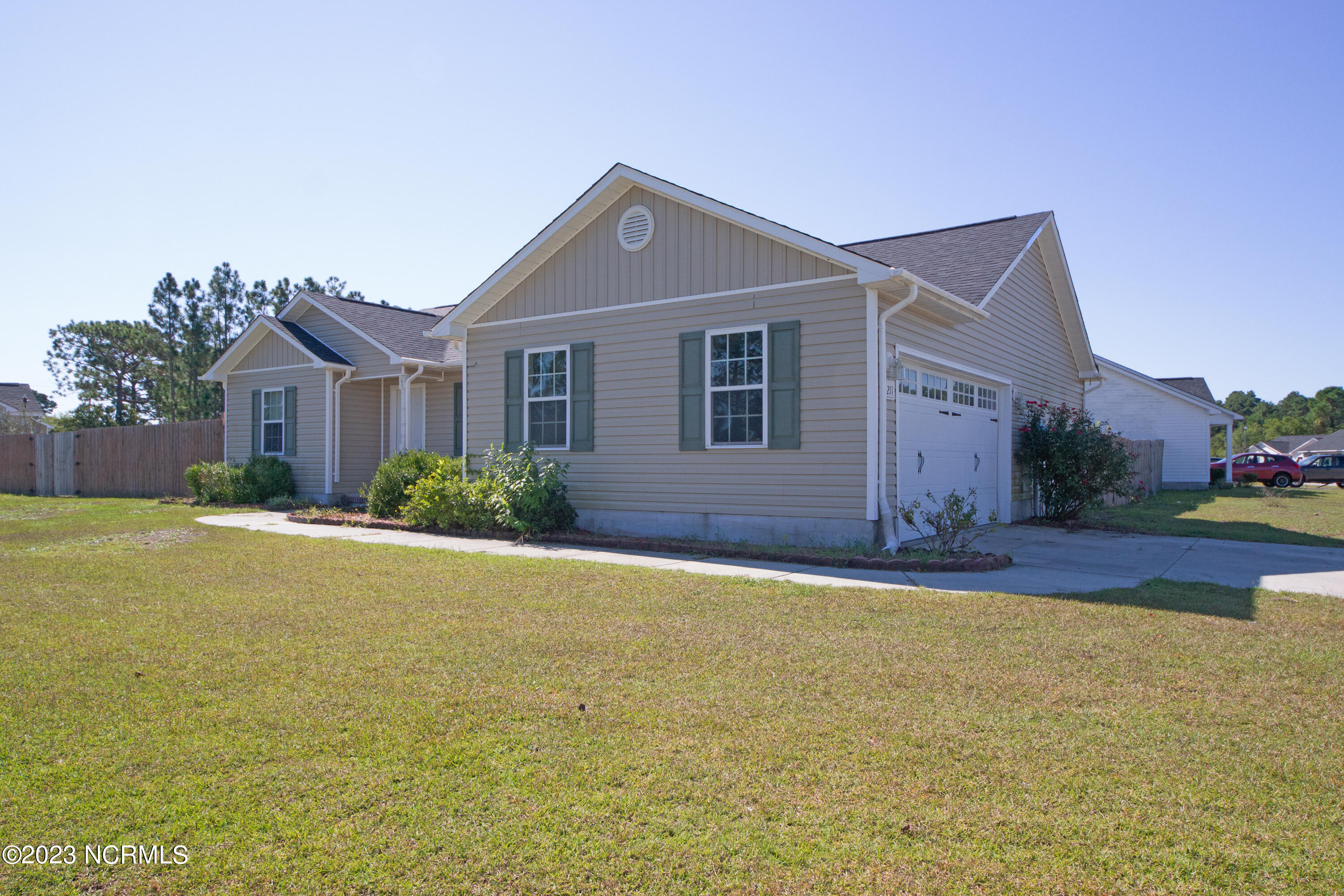 211 Michel Court Hubert, NC 28539 - Photo 5 of 33 DSC09027