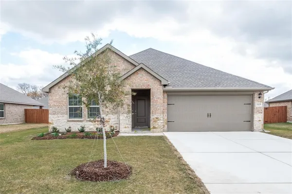 $2,650 | 1819 Pecan Valley Drive, Kaufman, TX 75142