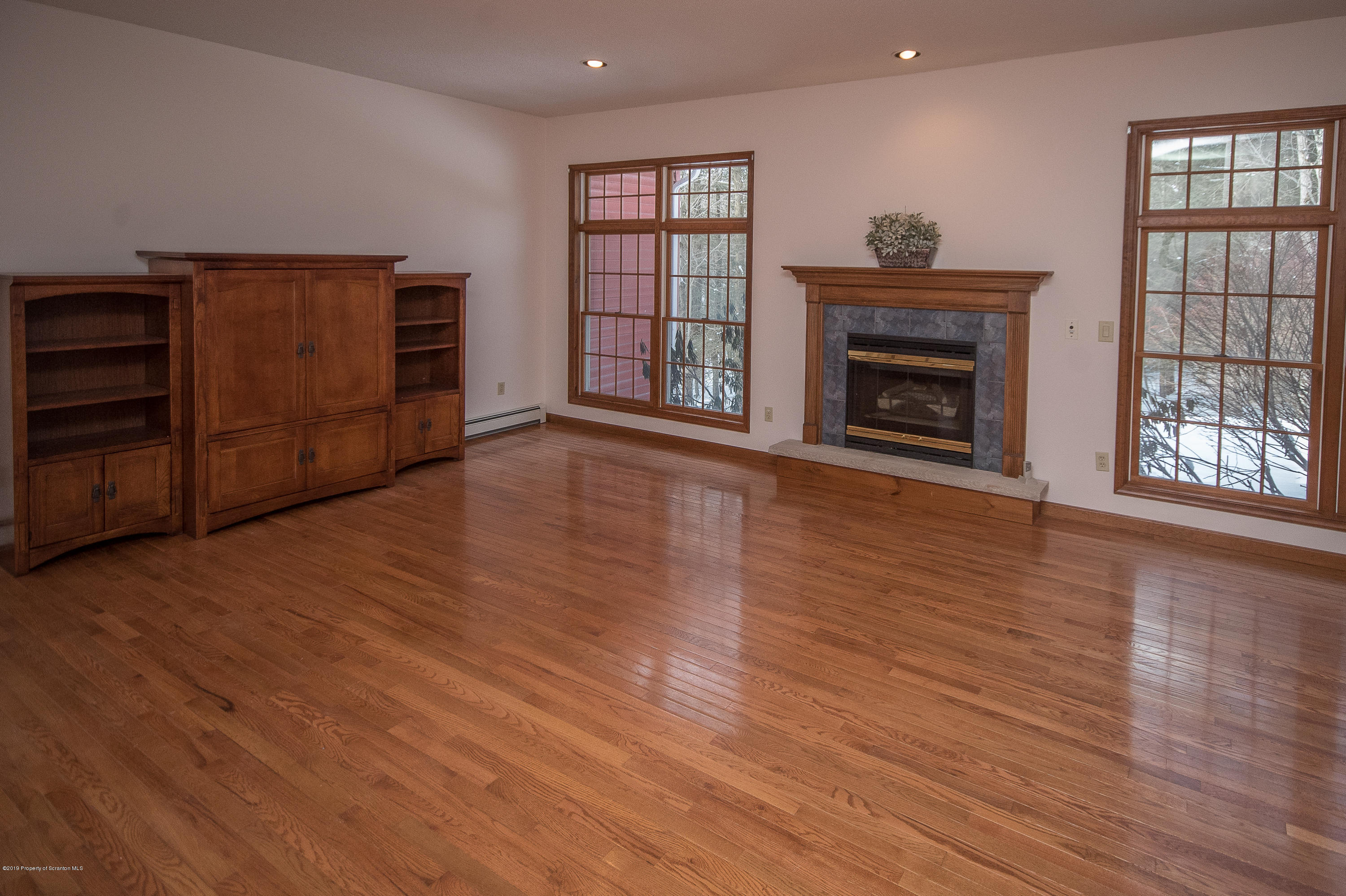 881 Cortez Road Lake Ariel, PA 18436 - Photo 3 of 60 Gallery Image 3