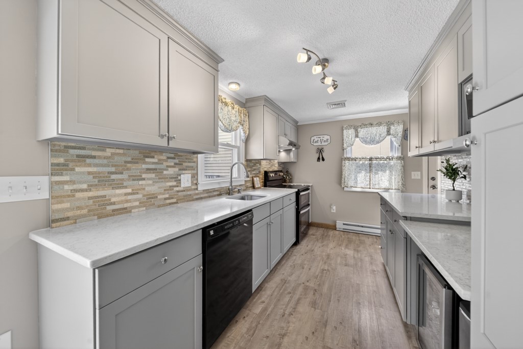 151 Signal Rock Road North Kingstown, RI 02852 - Photo 6 of 49 Gallery Image 6