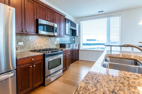 $3,350 | 850 Village Center Drive, Unit 306, Burr Ridge, IL 60527