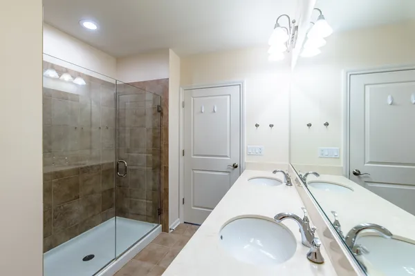 $3,350 | 850 Village Center Drive, Unit 306, Burr Ridge, IL 60527