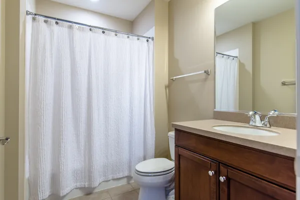 $3,350 | 850 Village Center Drive, Unit 306, Burr Ridge, IL 60527