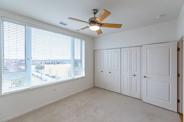 $3,350 | 850 Village Center Drive, Unit 306, Burr Ridge, IL 60527