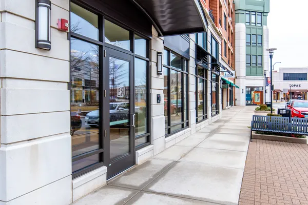 $3,350 | 850 Village Center Drive, Unit 306, Burr Ridge, IL 60527