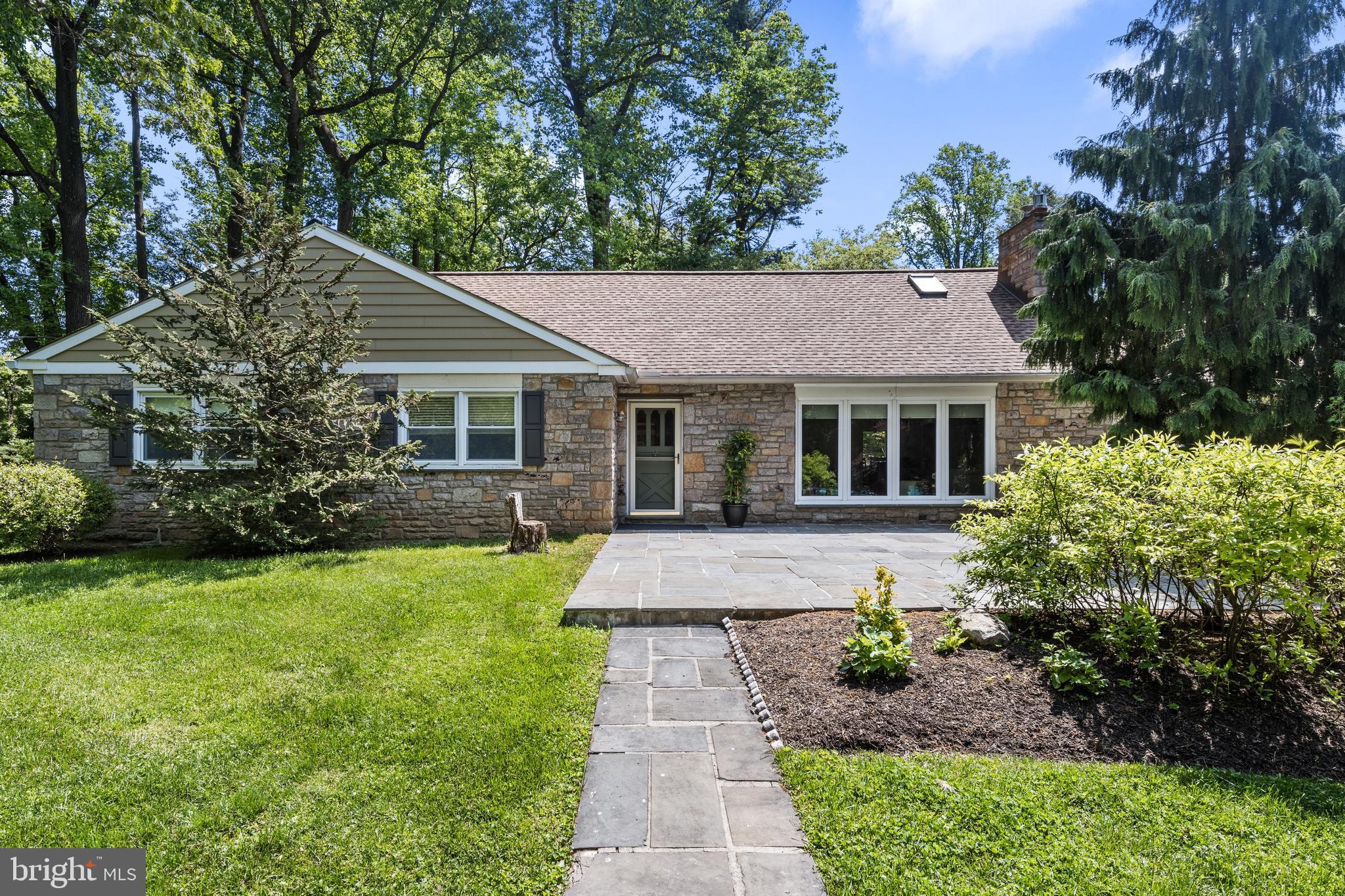 467 Woodcrest Road Wayne, PA 19087 - Photo 1 of 33