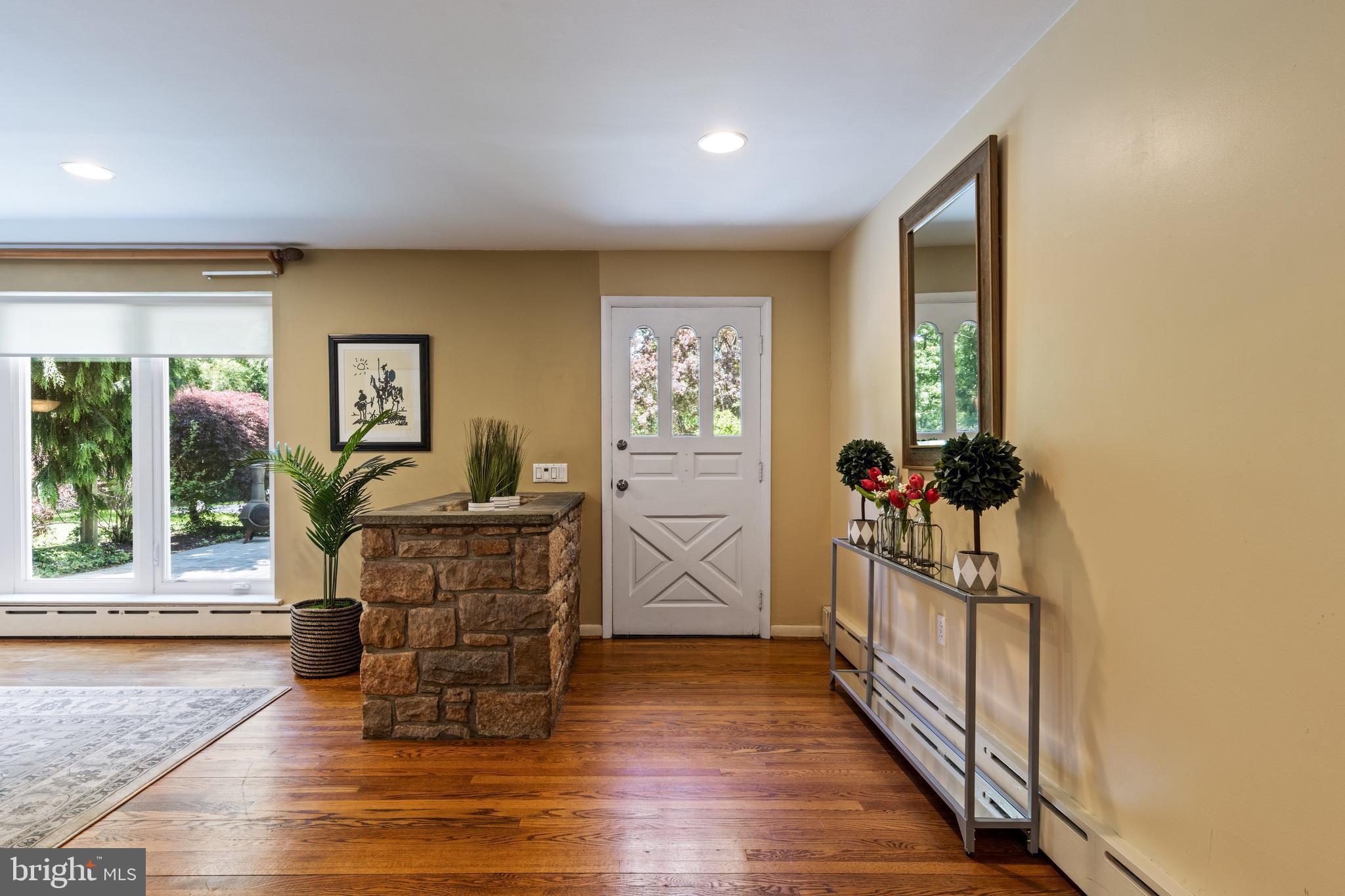 467 Woodcrest Road Wayne, PA 19087 - Photo 2 of 33