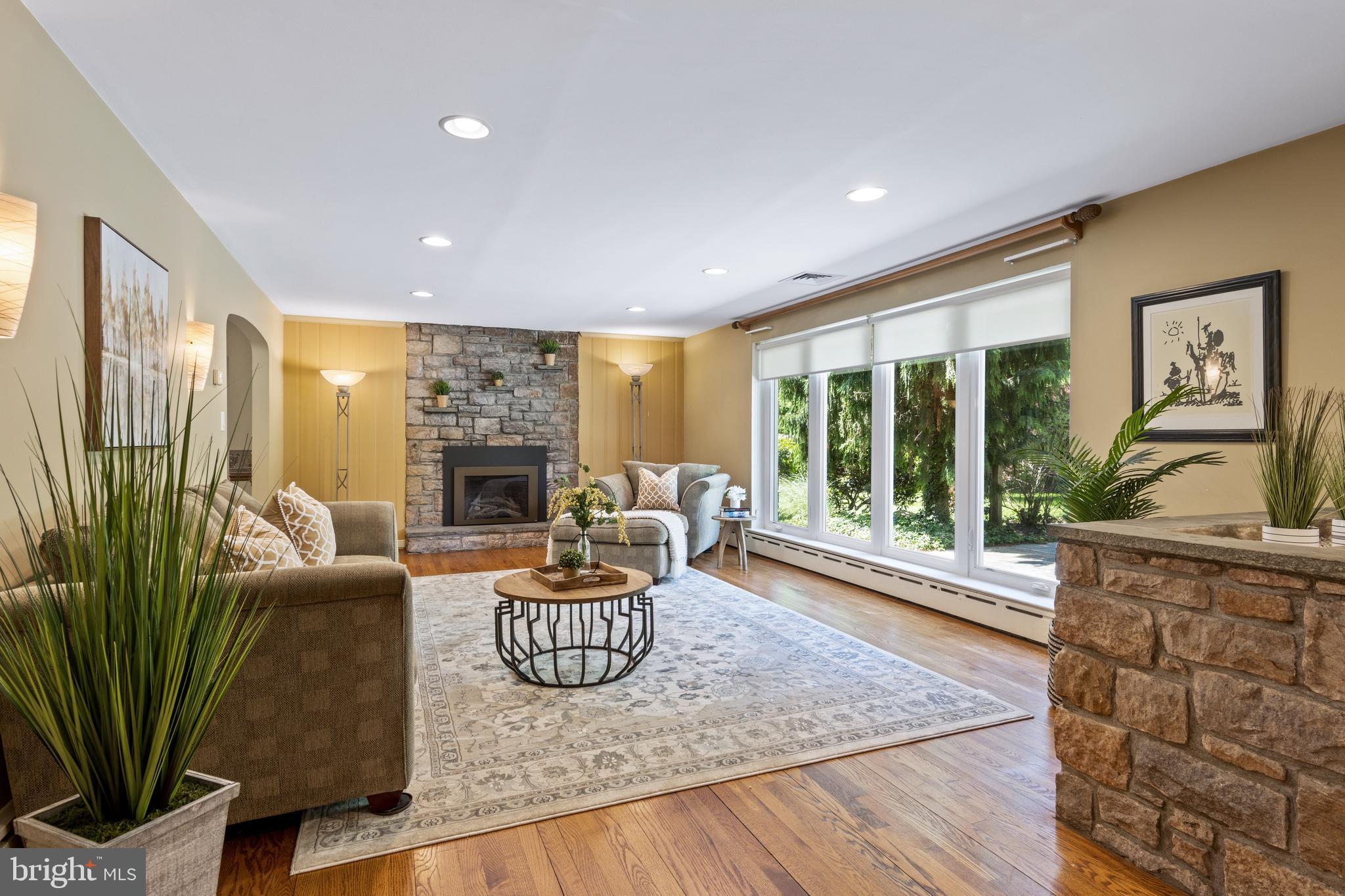 467 Woodcrest Road Wayne, PA 19087 - Photo 3 of 33