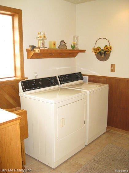 1243 Goddard Road Wyandotte, MI 48192 - Photo 12 of 24 Washer Dryer Stay