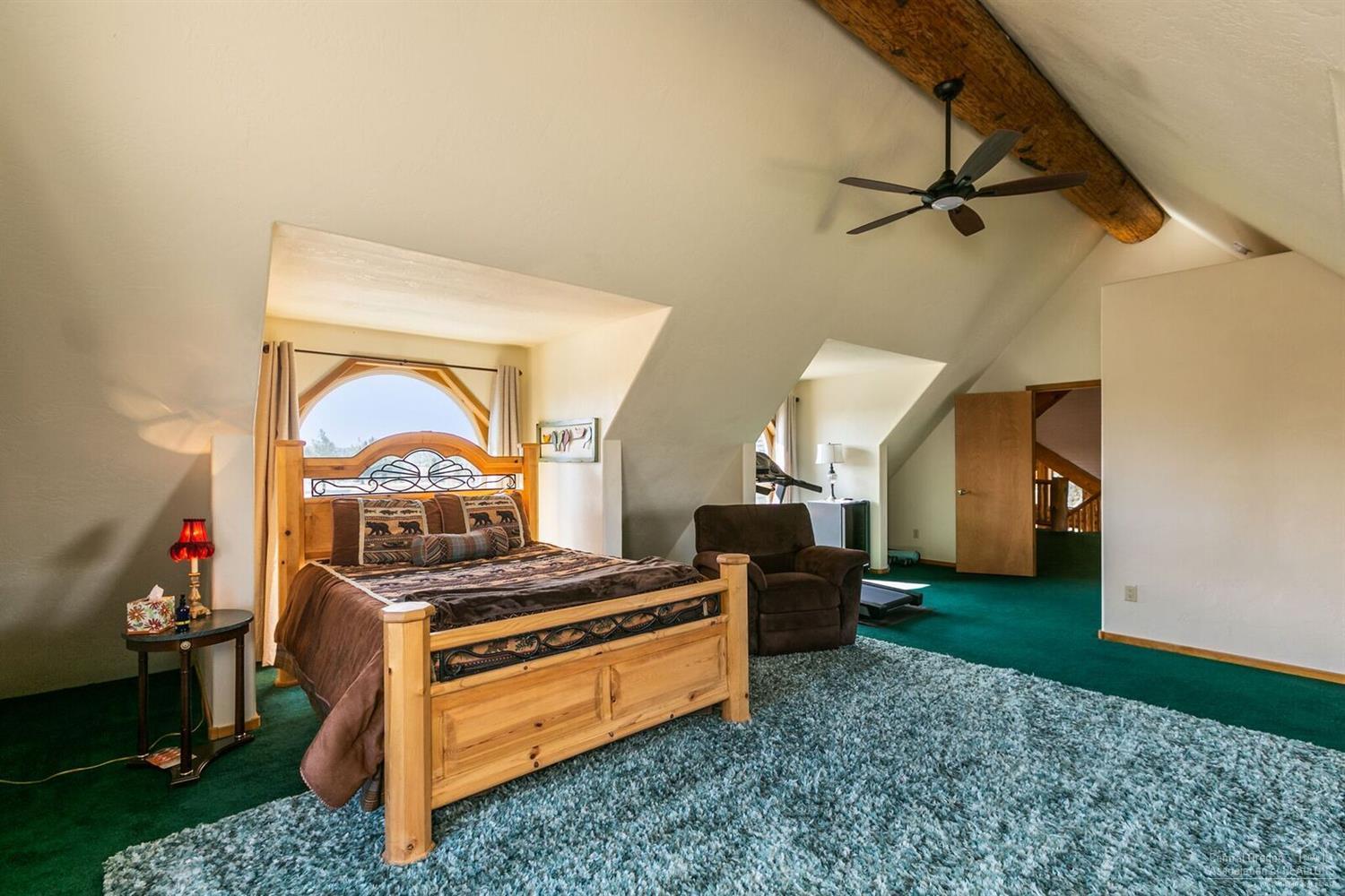 60405 Sun Ridge Bend, OR 97702 - Photo 12 of 25 Gallery Image 12