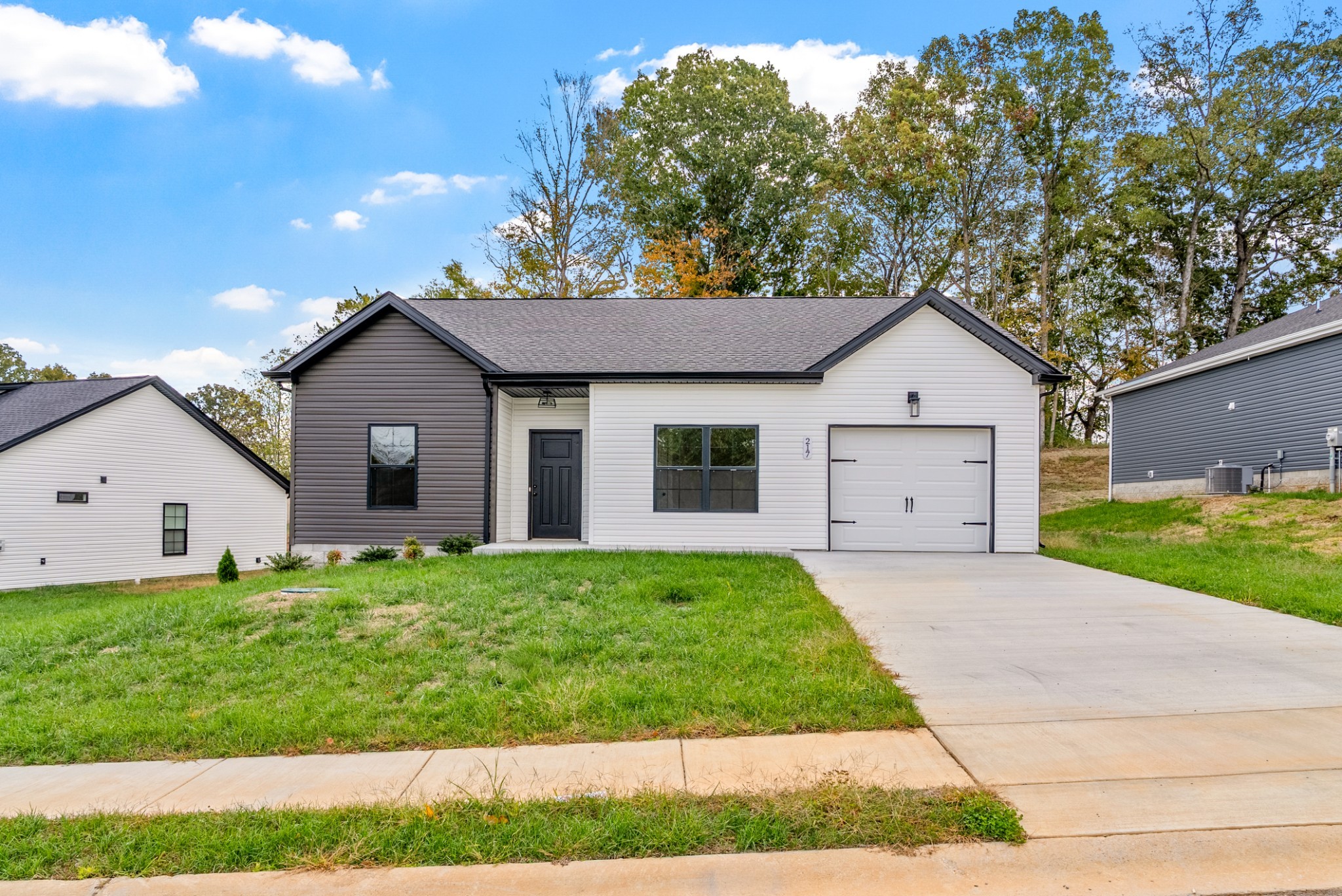 217 Wayne Hall Road Clarksville, TN 37040 - Photo 3 of 28