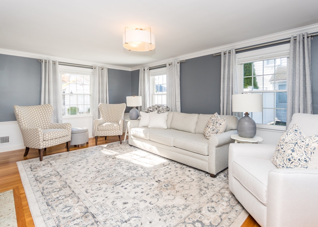 91 Canterbury Road Waltham, MA 02453 - Photo 13 of 41