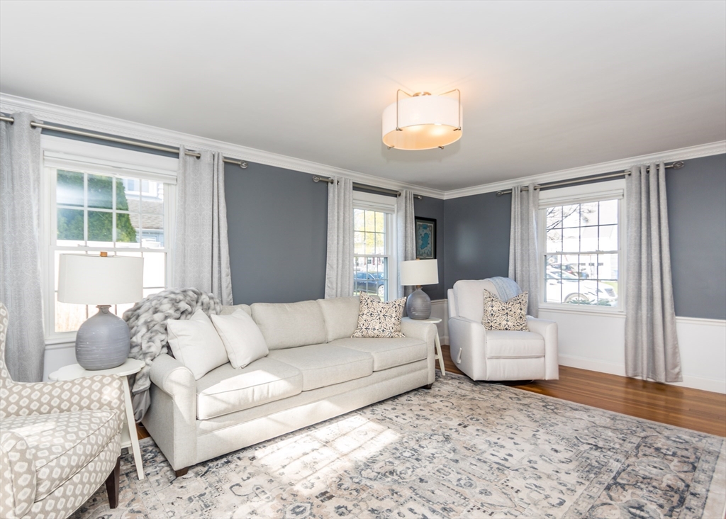 91 Canterbury Road Waltham, MA 02453 - Photo 14 of 41