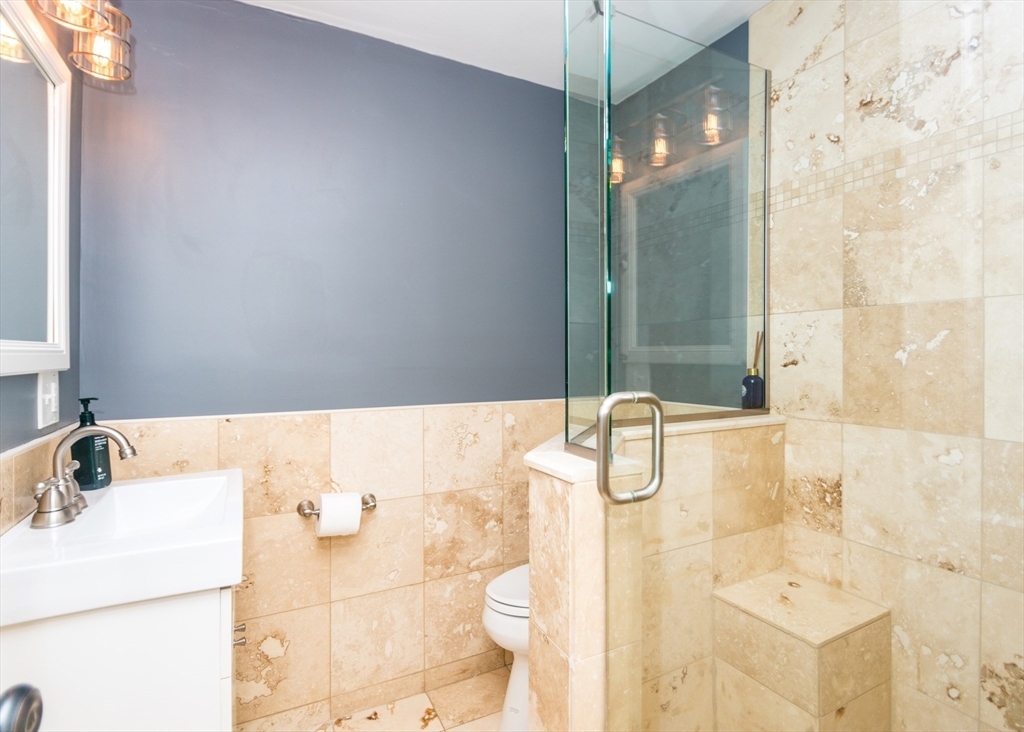 91 Canterbury Road Waltham, MA 02453 - Photo 20 of 41