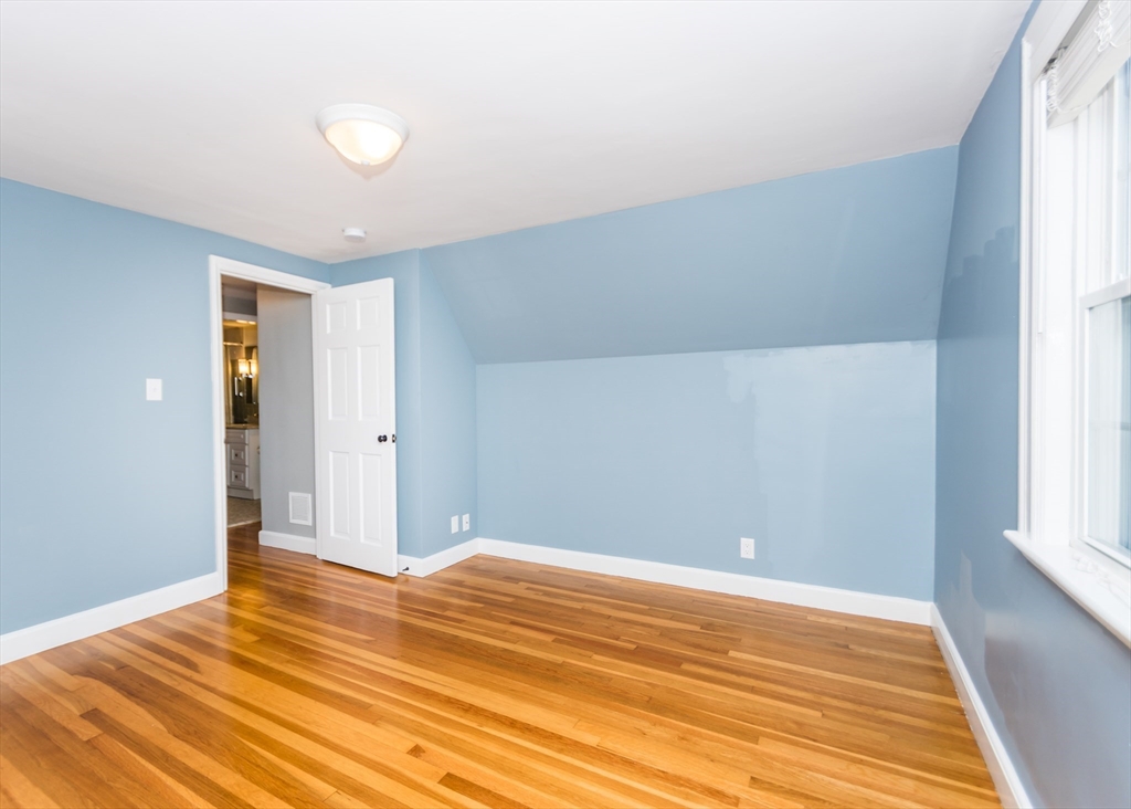 91 Canterbury Road Waltham, MA 02453 - Photo 23 of 41