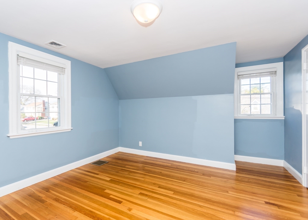 91 Canterbury Road Waltham, MA 02453 - Photo 25 of 41