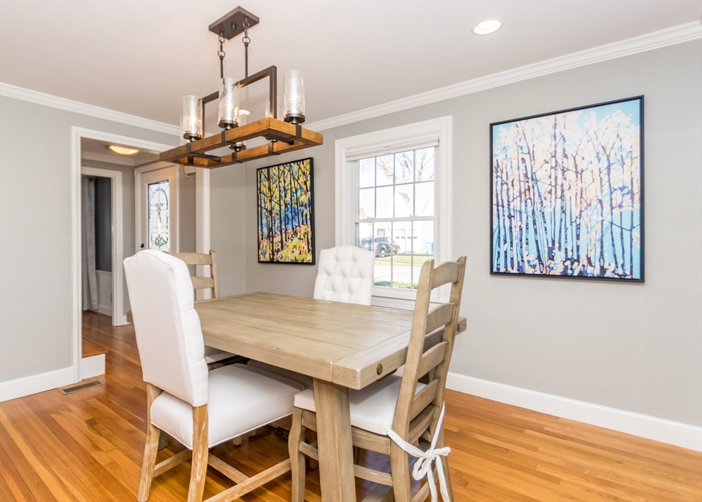 91 Canterbury Road Waltham, MA 02453 - Photo 9 of 41