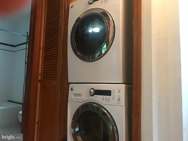 a close up view of a washer and dryer