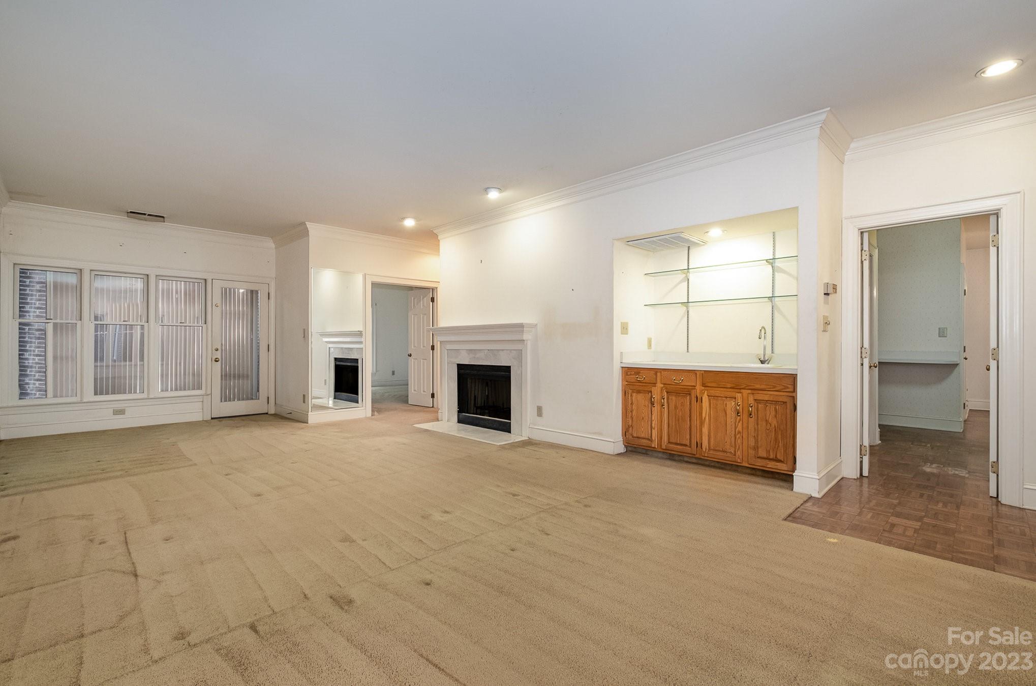 325 Queens Road, Unit 4 Charlotte, NC 28204 - Photo 11 of 37 Gallery Image 11