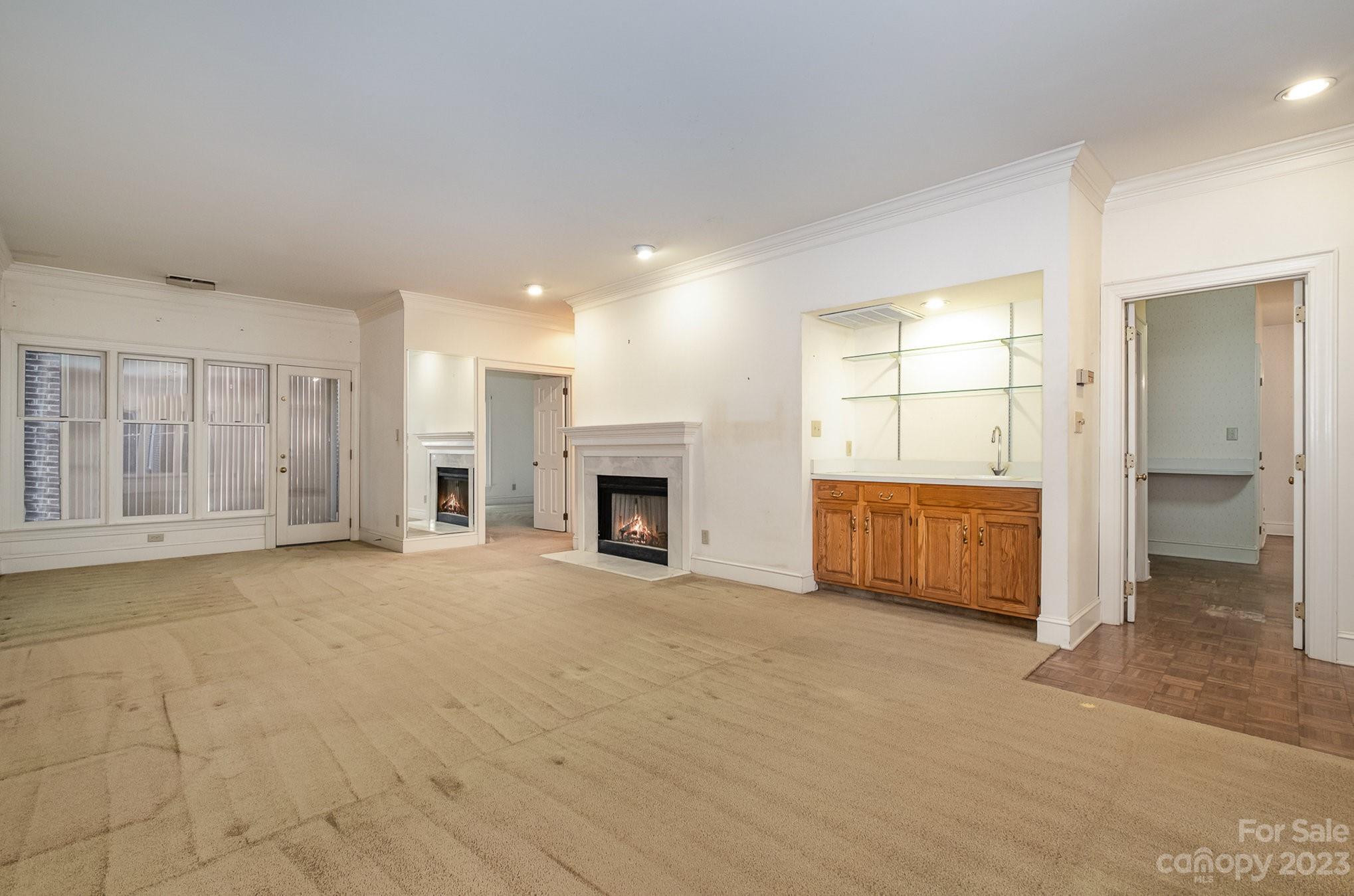 325 Queens Road, Unit 4 Charlotte, NC 28204 - Photo 12 of 37 Gallery Image 12