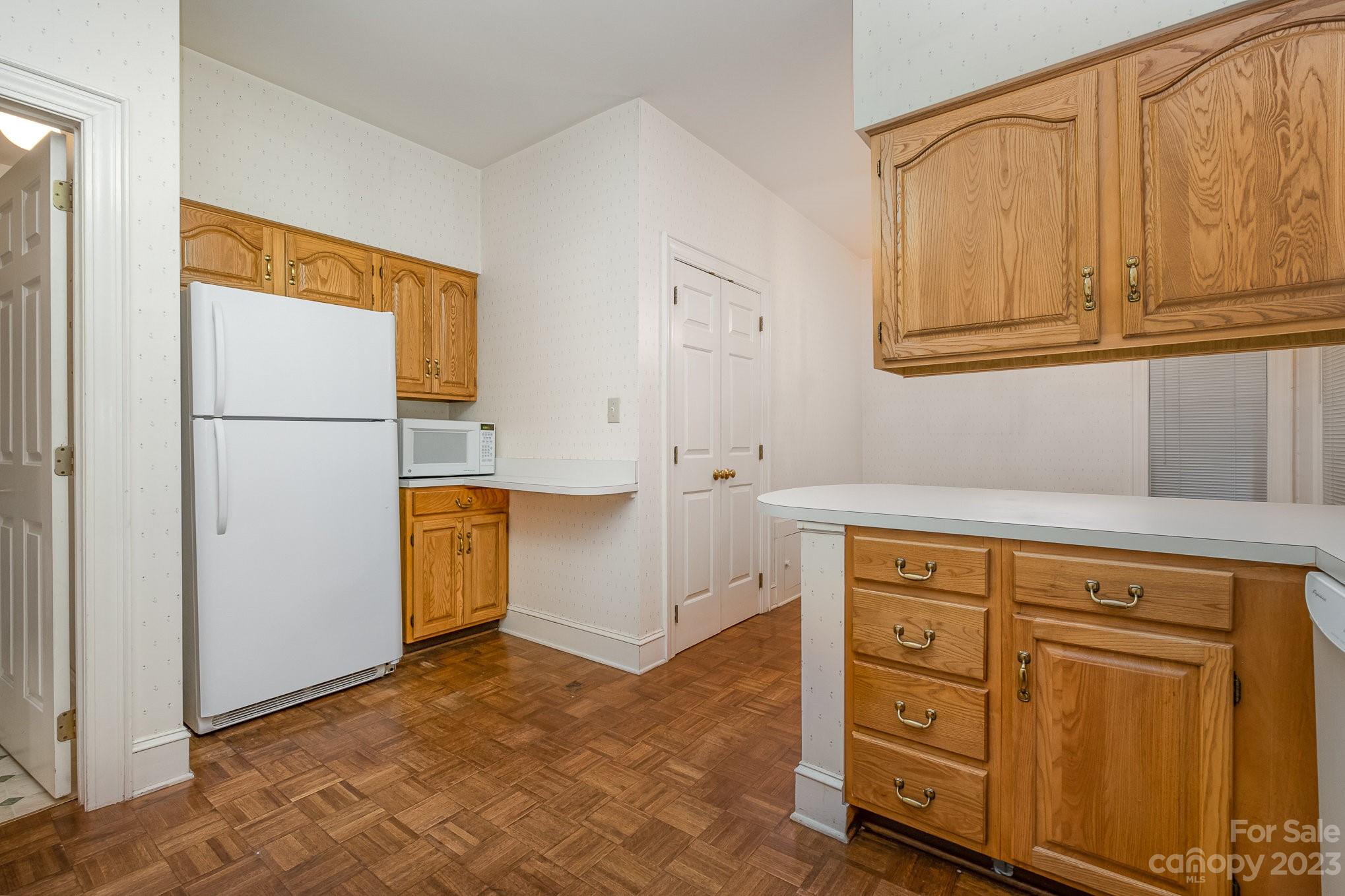 325 Queens Road, Unit 4 Charlotte, NC 28204 - Photo 20 of 37 Gallery Image 20