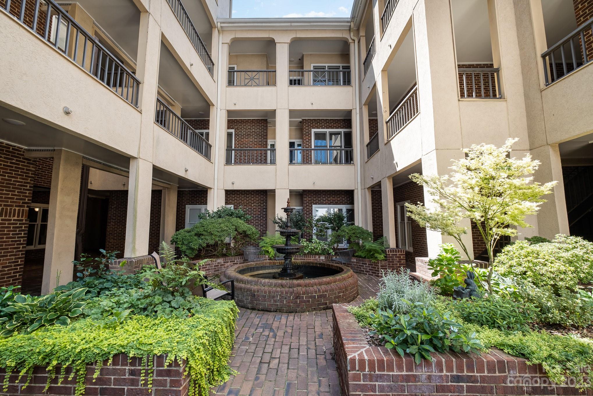 325 Queens Road, Unit 4 Charlotte, NC 28204 - Photo 2 of 37 Gallery Image 2
