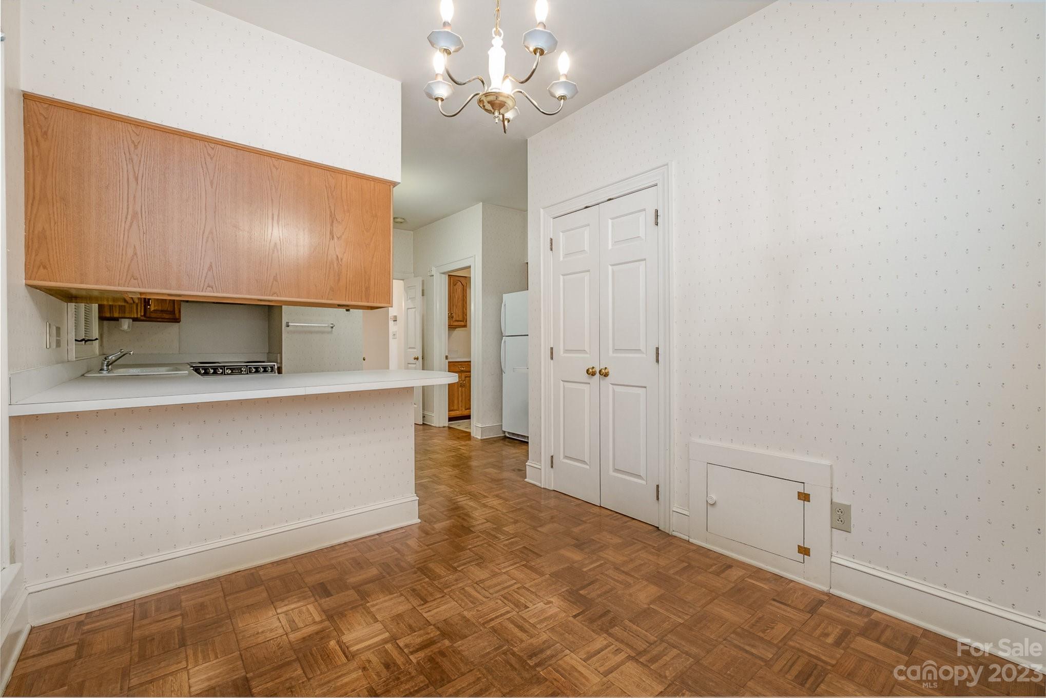 325 Queens Road, Unit 4 Charlotte, NC 28204 - Photo 21 of 37 Gallery Image 21
