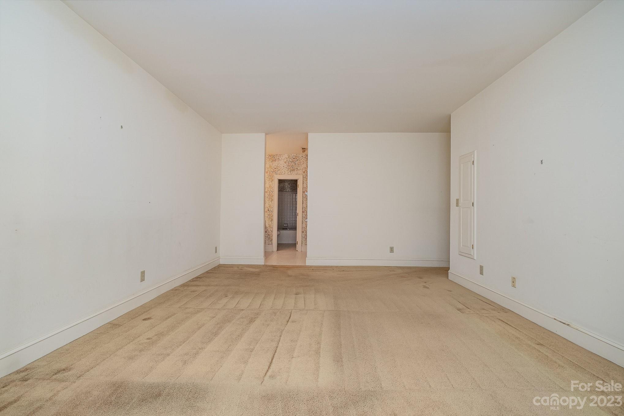 325 Queens Road, Unit 4 Charlotte, NC 28204 - Photo 30 of 37 Gallery Image 30