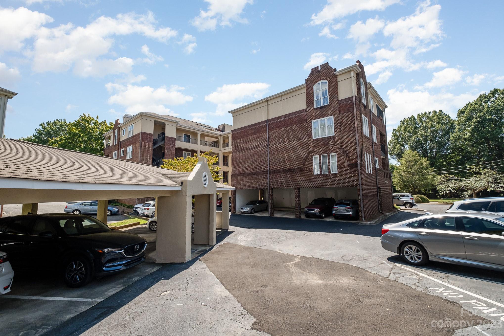 325 Queens Road, Unit 4 Charlotte, NC 28204 - Photo 36 of 37 Gallery Image 36