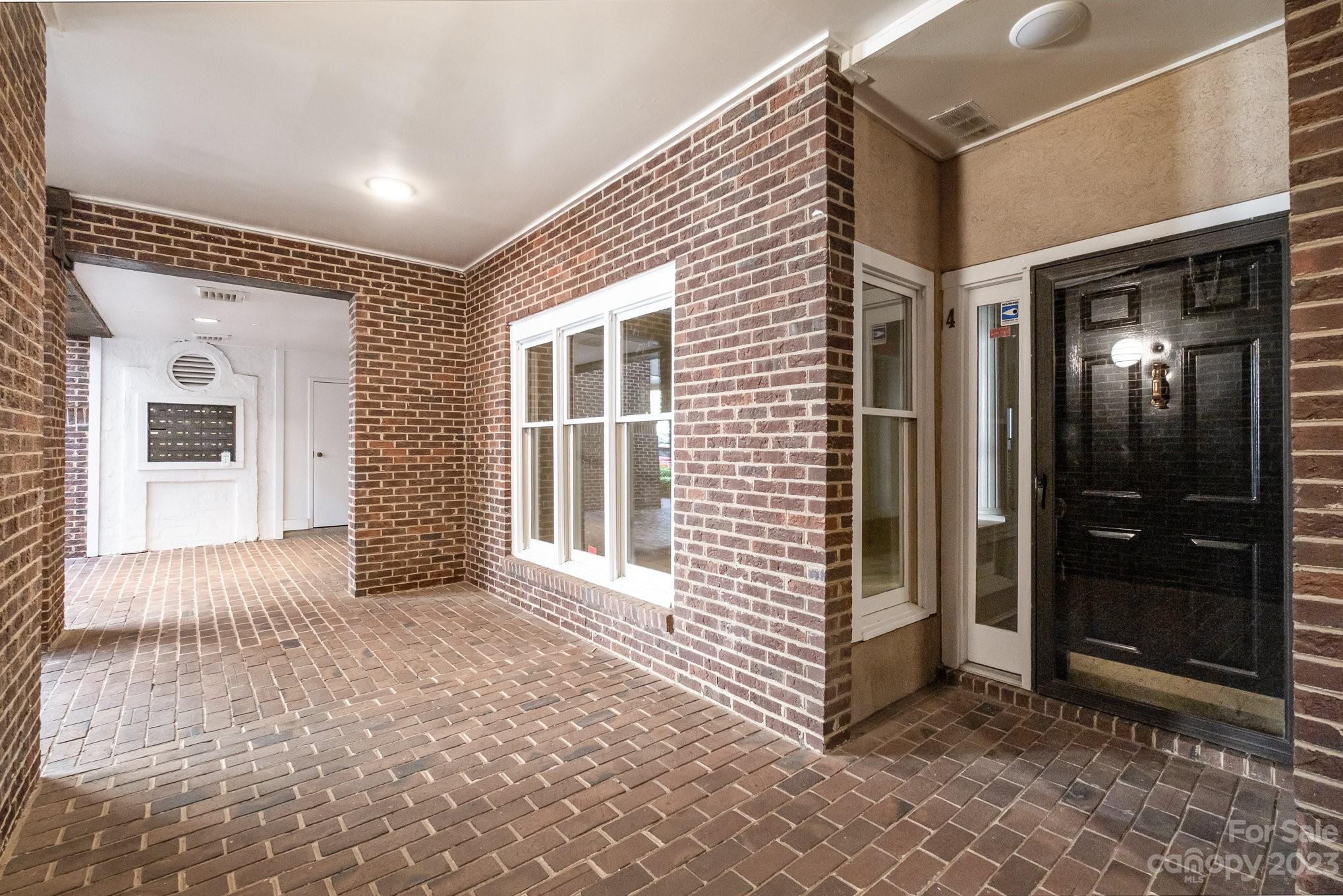 325 Queens Road, Unit 4 Charlotte, NC 28204 - Photo 6 of 37 Gallery Image 6